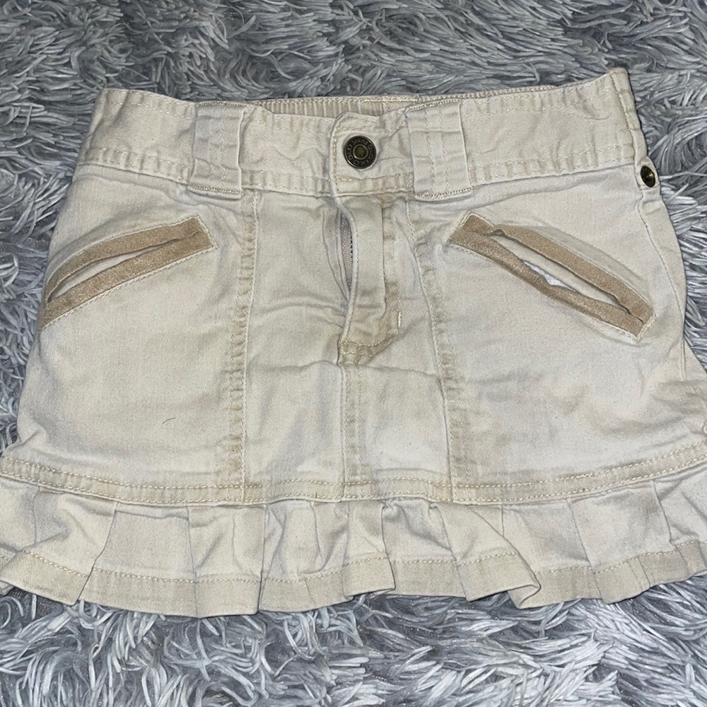 Little girls size 4T salient with shorts built in